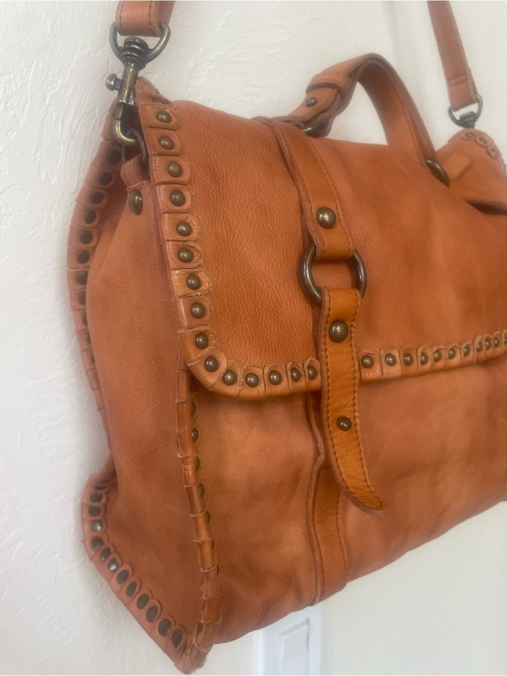 BED STU Messenger studs crossbody bag*11x13 - Picture 4 of 16